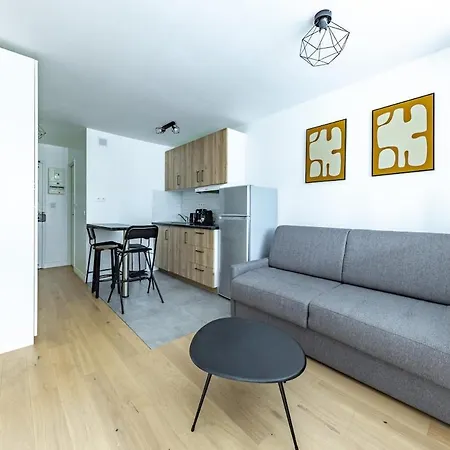 Comfortable , Porte-doree District, Apartment Paris