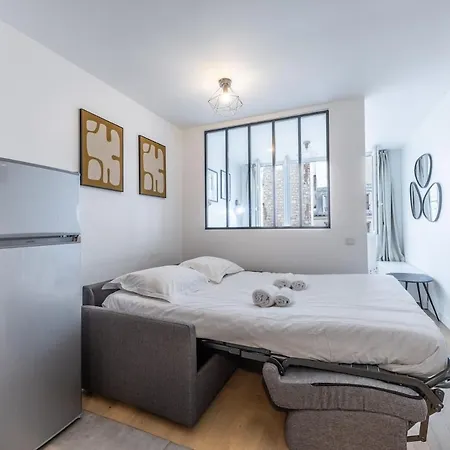 Comfortable , Porte-doree District, Apartment Paris
