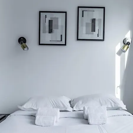 Comfortable , Porte-doree District, * Paris