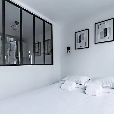 Comfortable , Porte-doree District,